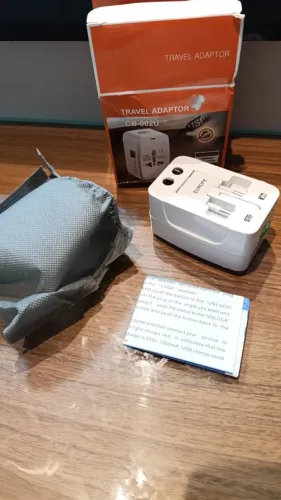 Carregador Tomada Universal Viagem Portátil Com 2 Usb Bivolt