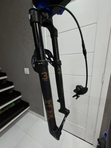 Suspensão fox stepcast