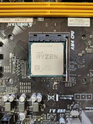 Ryzen 5 5600G + Cooler original da AMD (Wraith Stealth)