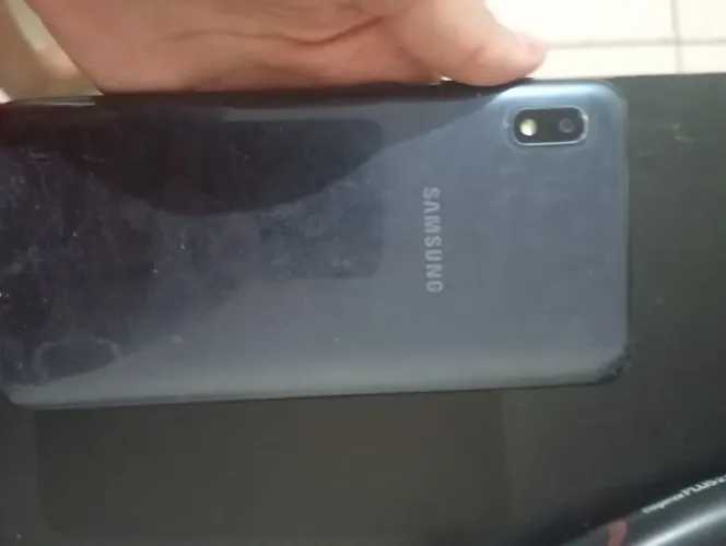 Vendo celular para trocar tela.