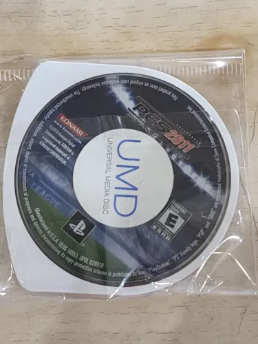 Passa algumas horas jogando no psp esse jogo de futebol Pes 2011
