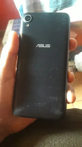 VENDO ESTE CELULAR ASUS 32 GB SO TROCA A TELA FICA FILE PARA QUEM ARUMA OU TIRÁ PEÇAS OK 