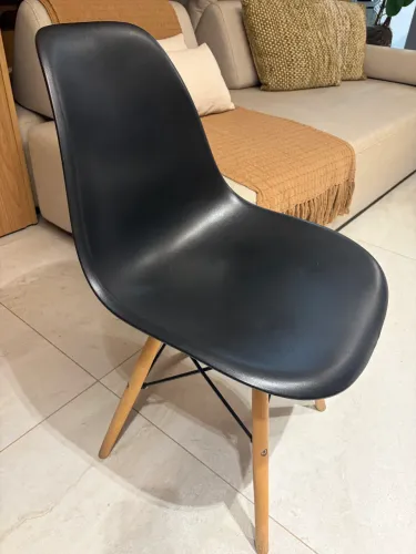 Cadeira eames pé palito