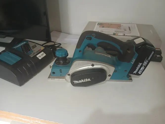 Plaina makita 18v