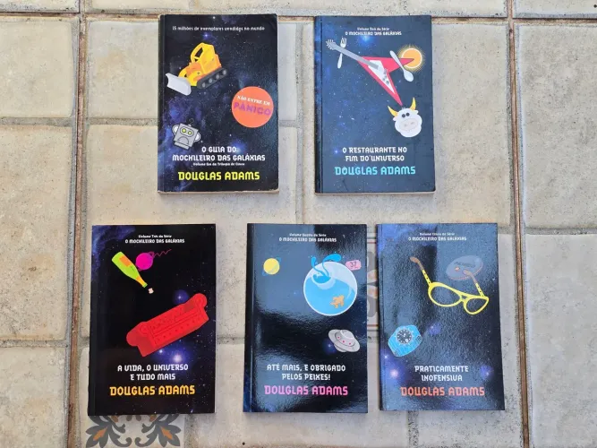 Livros - O Guia Do Mochileiro Das Galáxias