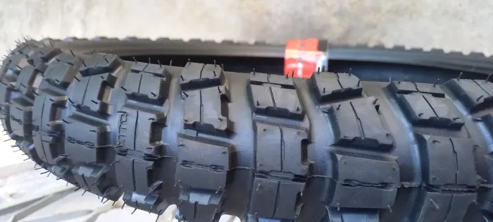 Pneu moto aro 21 dianteiro xre300 lander e tornado etc irábunker novo 9090 não é remold 