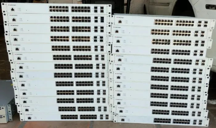 Switch fornitet FortiSwitch 124E-POE Gigabit PoE 749 cada acima de 3pça