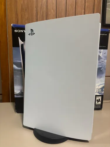 PlayStation 5 Digital Edition 825GB + God of War Ragnarök + Caixa