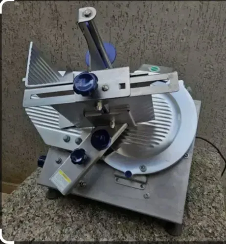 Fatiador de frios automático semi novo 