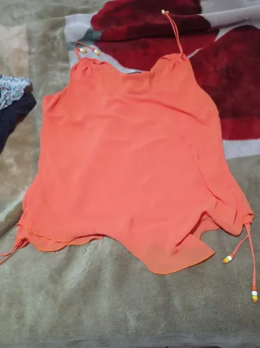 Roupas usadas são bem conservadas