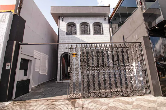 Prédio comercial na Avenida Itaberaba, 148 200 m²