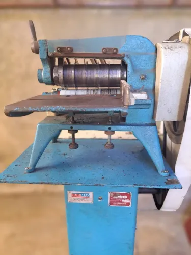 Máquina de Cortar Tiras Industrial Zambelli / Rudimaq - calçados, bolsas, cintos, selaria