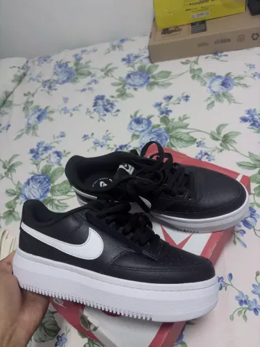 TÊNIS DA NIKE COURT VISION ALTA