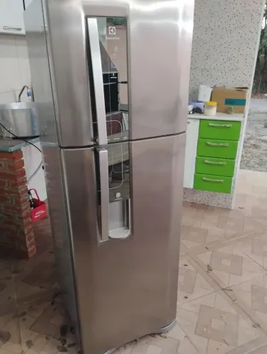 Geladeira dw42x com defeito 