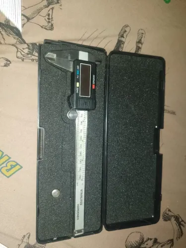 Vendo esse paquímetro digital novo