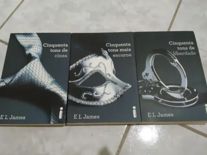 Livros Trilogia Cinquenta Tons de Cinza