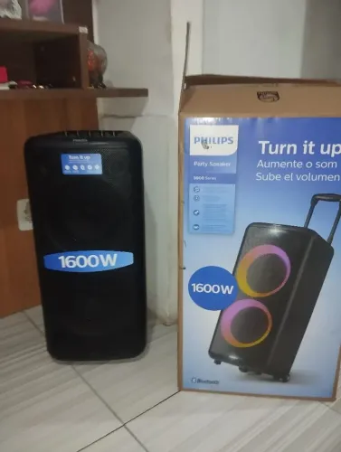 CAIXA DE SOM PHILIPS RECARREGÁVEL.
