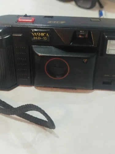 Câmera Yashica