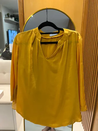 Blusa de manga longa mostarda