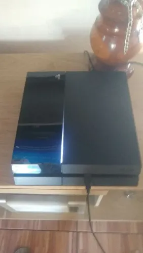 PS4 desbloqueado Semi-novo+jogos.