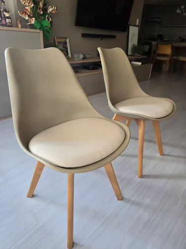Vendo par de cadeiras modelo Leda(estilo Eames Wood)