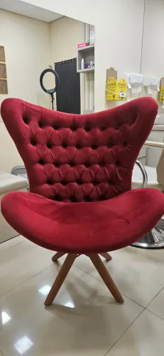 Poltrona Giratória Mini Egg Capitonê - Vermelha