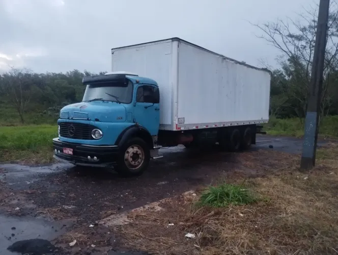 Caminhão Mercedes 1113 vendo ou troco