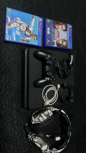 PS4 slim
