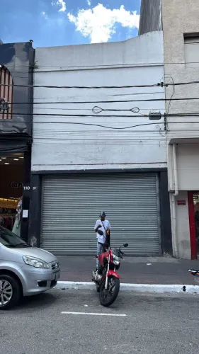 Loja na Rua Doze de Outubro, 106  372 m²