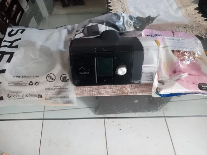 Vende se dois respiradores otimo estado.das marcas .resmed swift.e outro nb090 incoterm.