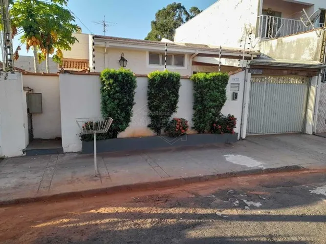 Venda de Casas / Padrão na cidade de Araraquara