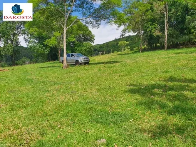 7.3 Alqueires todo cercado e gramada dá metade de lavoura perto da PR 180 