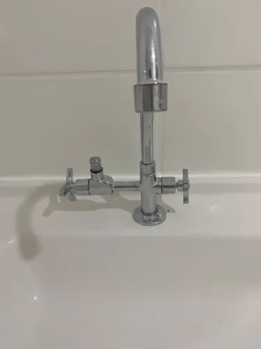 Torneira pia cozinha com saída para filtro