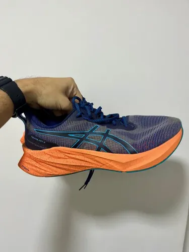 Tênis Asics Novablast 3 - Tamanho 44