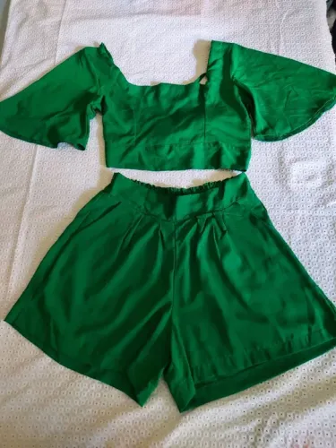 Conjunto cropped verde feminino