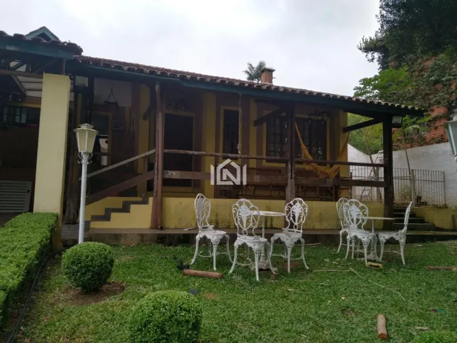 Casa à venda no Condomínio Jardim Algarve