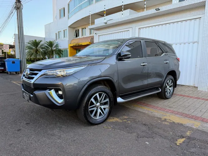 Toyota Hilux SW4 SRX 4X4 2.8 TDI 16V Dies. Aut. 2020