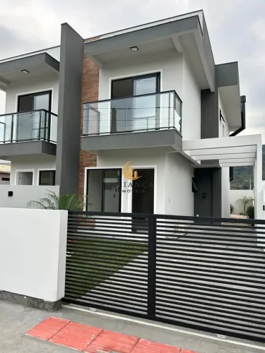 Sobrado em Forquilhas, São José/SC