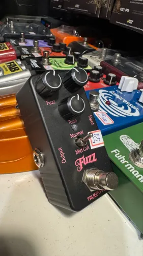 Pedal Fuzz pra guitarra 