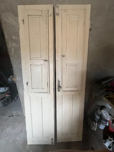 Porta e Janelão de Madeira 