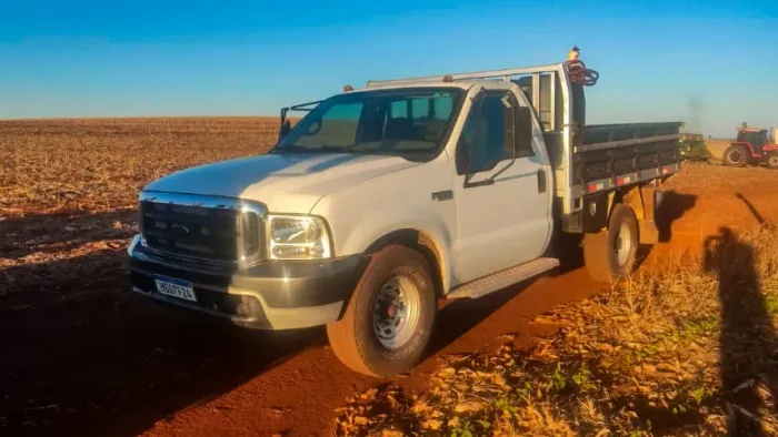 Ford F-350 2007 3.9 Cummins com carroceria Facchini