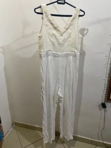 Macacão Branco com bege