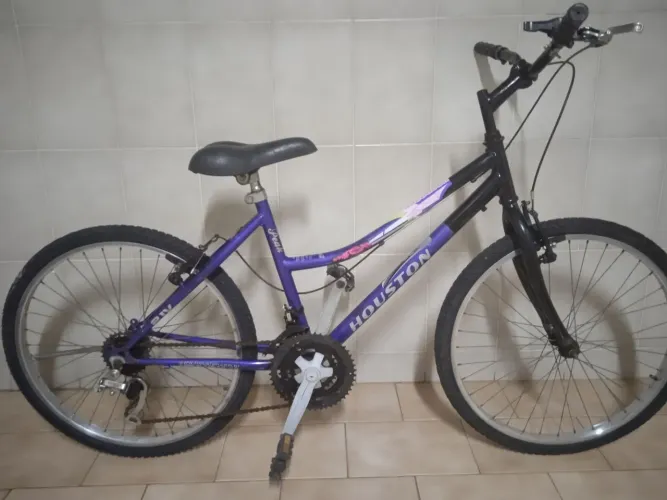 Bicicleta aro 24 feminina para adolescentes ou pessoas de porte pequeno 