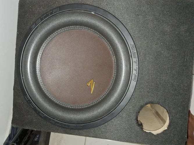 Caixa de 12 subwoofer Zetta 1400wrms ou troco 