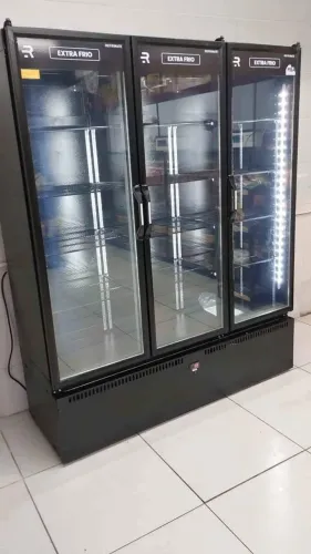 Balcão expositor auto serviço extra fdio 3 portas full black Refrimate - Marcos