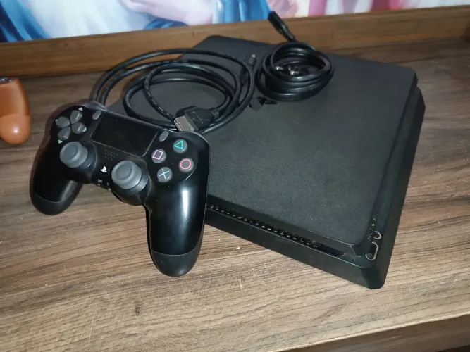 PlayStation 4 Slim 1 TB 3 controles 3 jogos mídia física - LER DESCRIÇÃO - ACEITO TROCA