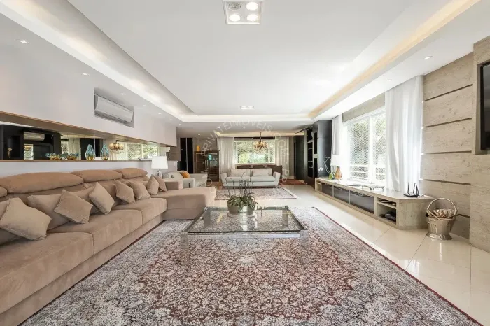 Apartamento semimobiliado para alugar no Três Figueiras 3 quartos ( 3 suítes)