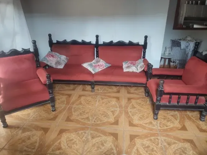 JOGO DE SOFÁ DE MADEIRA RÚSTICO