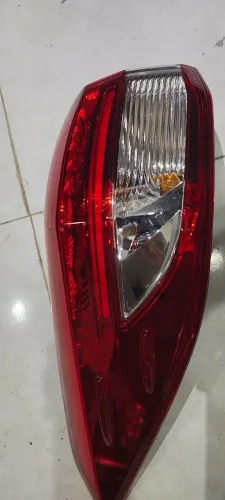 Lanterna yaris sedan LE LED 