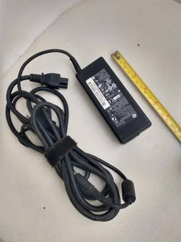 Fonte original HP 608428-003 para Notebook e Desktop 19V 4,74A 90W